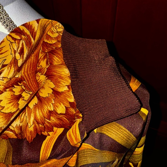 Vintage Salvadore Ferragamo 100% Silk Lion Tiger Blouse M RARE - Picture 11 of 13